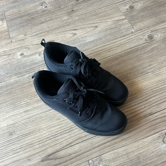 Heely’s Men’s Black Shoes - Picture 2 of 8